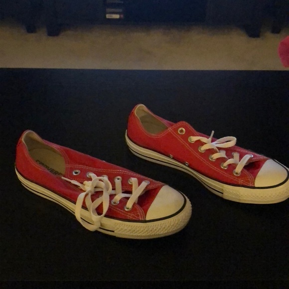 Red and white Chuck Taylor sneakers - Picture 2 of 4